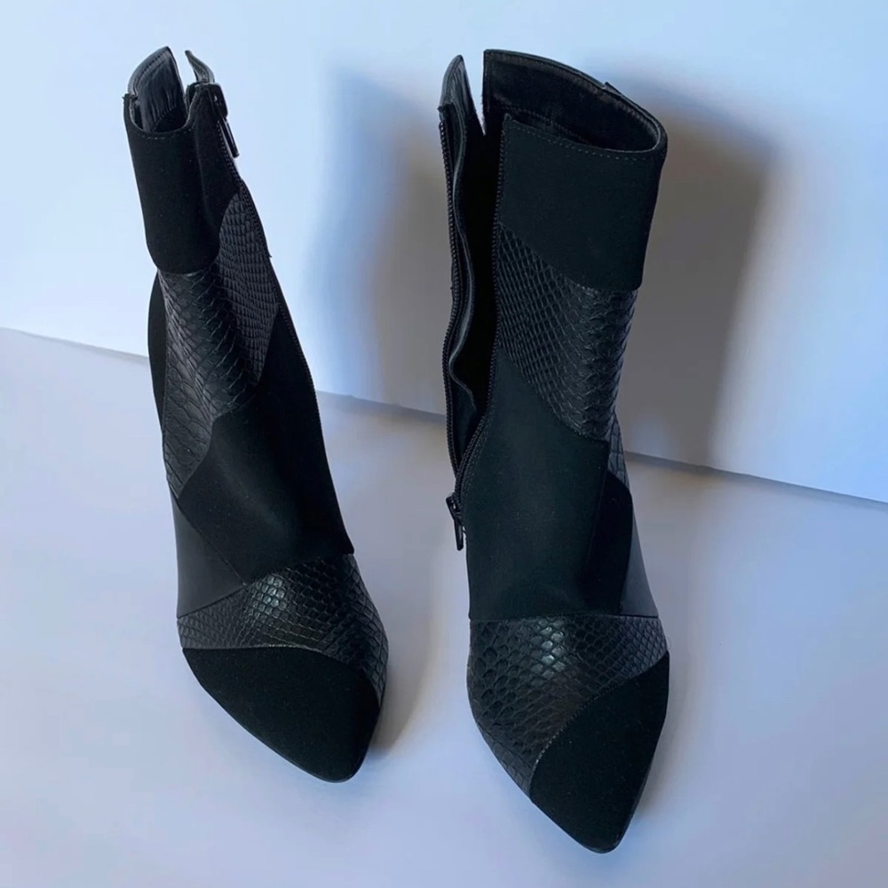 Women’s shoes boots size 6